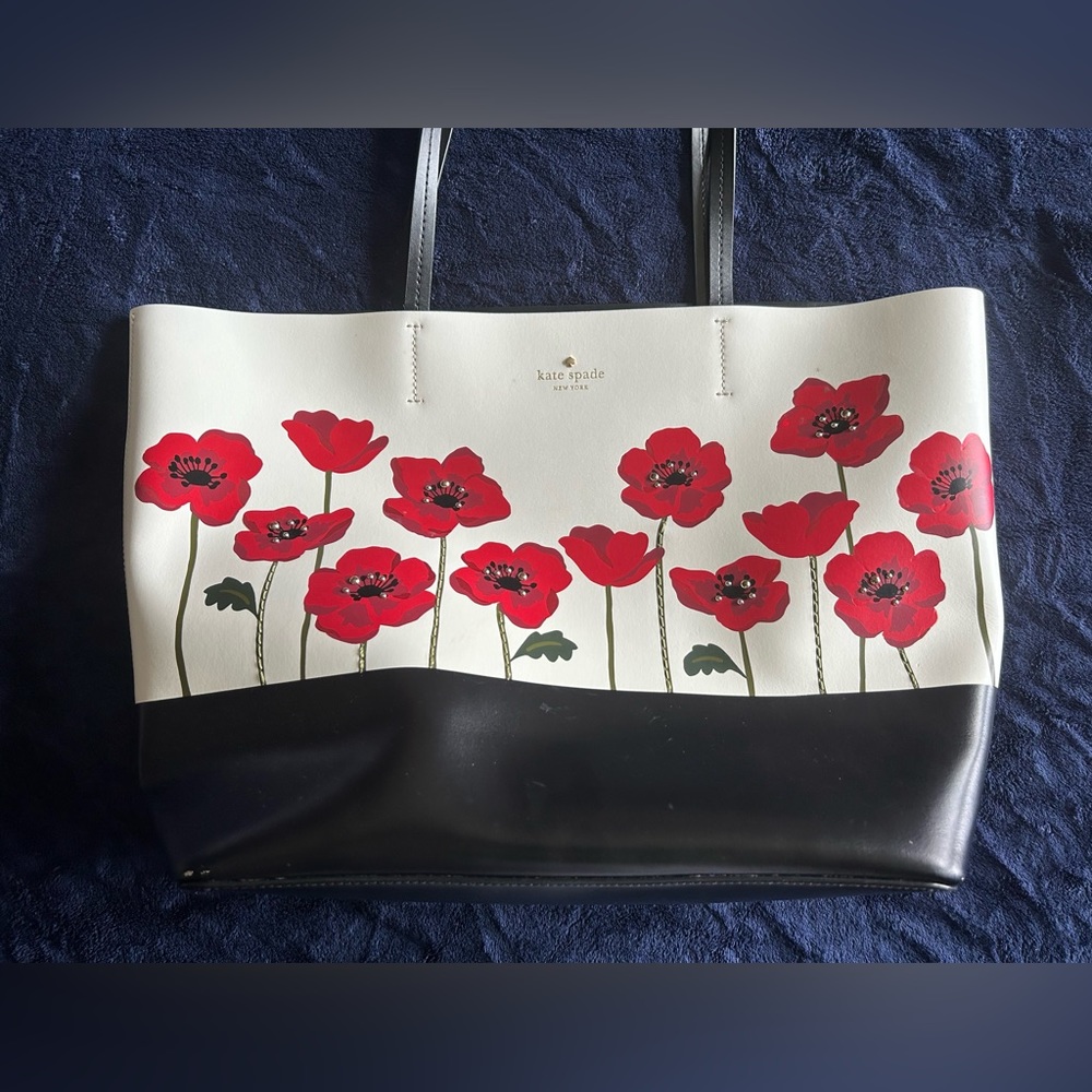Woman’s Kate Spade tote bag
